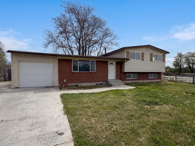 408 N 1500 W, Clinton