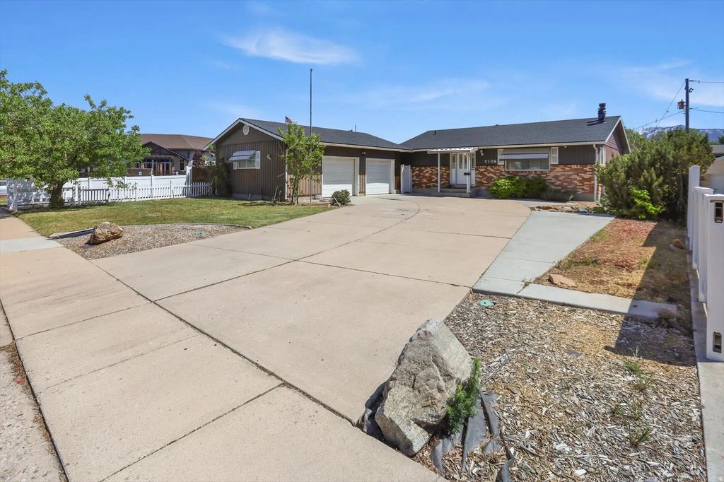 5108 S 2000 W, Roy
