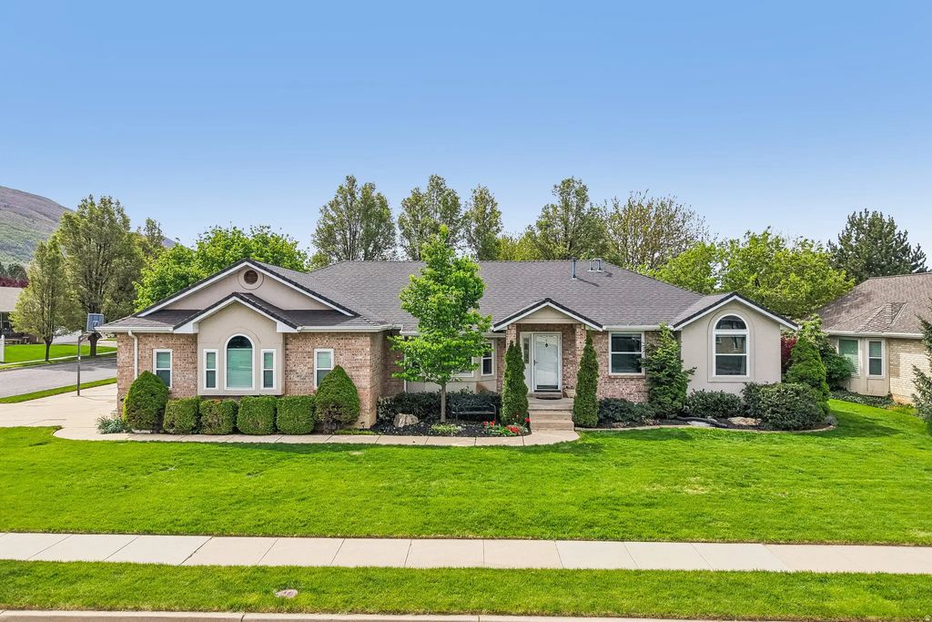 2764 E 25 S, Layton