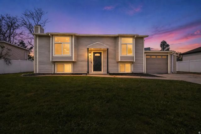 556 Kimball Dr, Layton