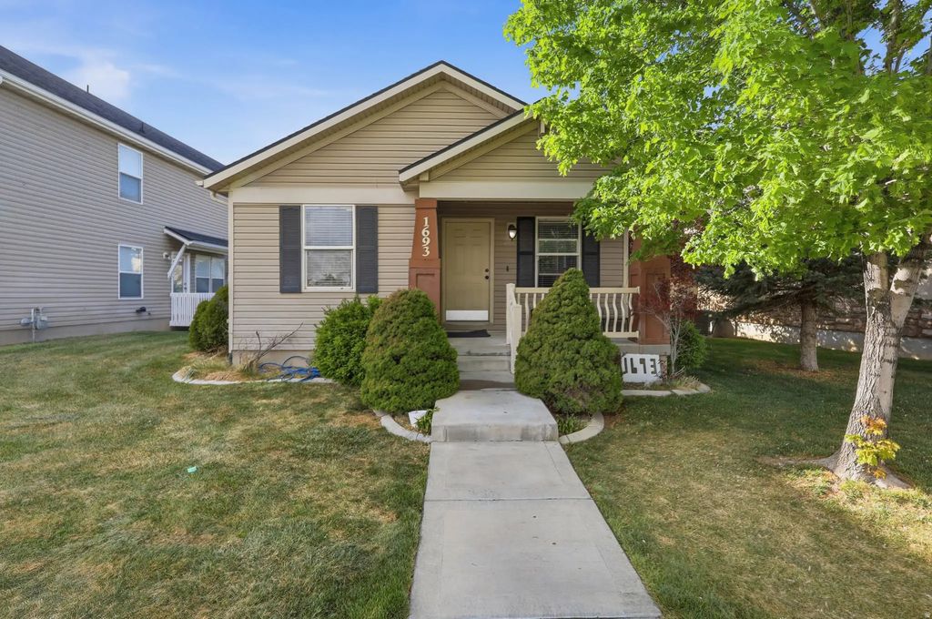 1693 N Aaron Dr, Tooele