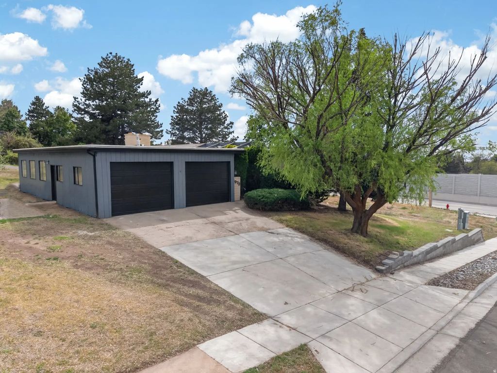 2972 E Orson F Dr N, Layton
