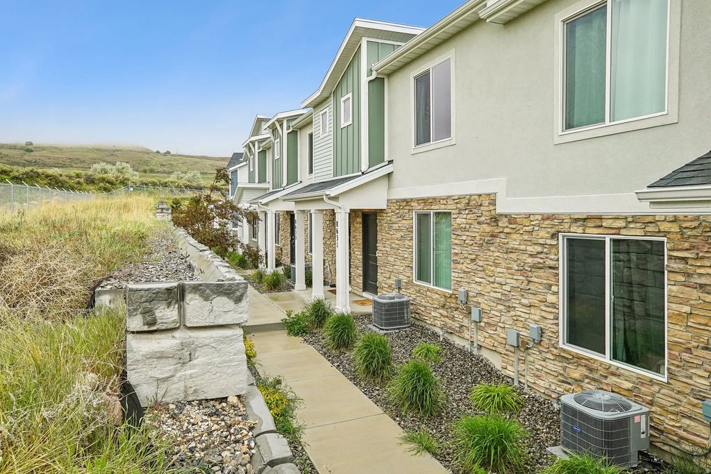 8631 W Patron Way, Magna