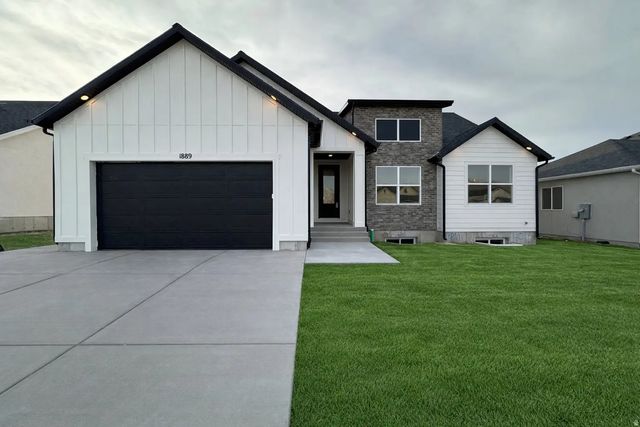 1889 N Mantle Way 401, Tooele