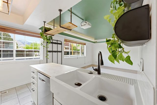 2220 E Murray Holladay Rd S #46, Holladay