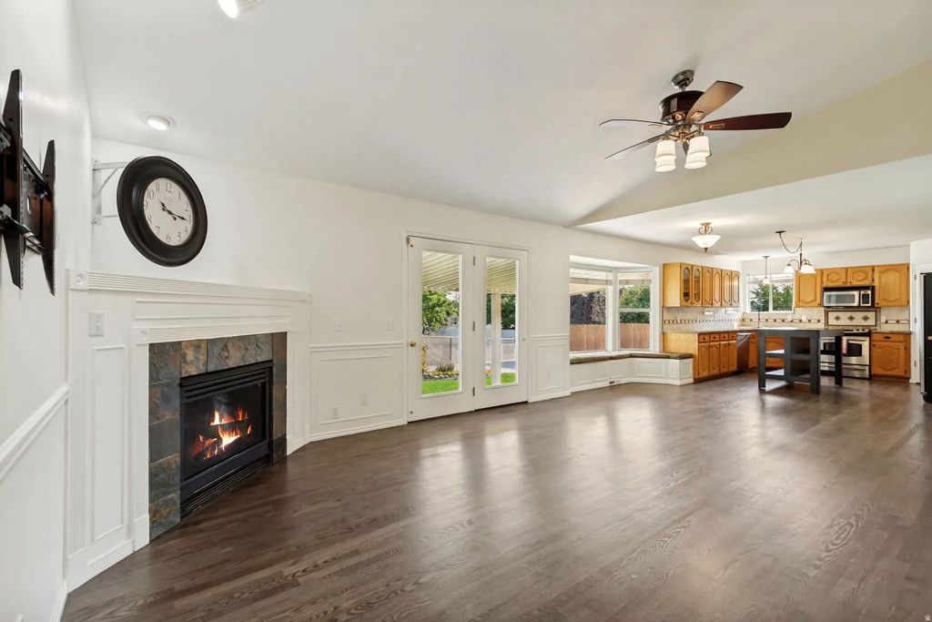 1936 W Guard Ct S, West Jordan