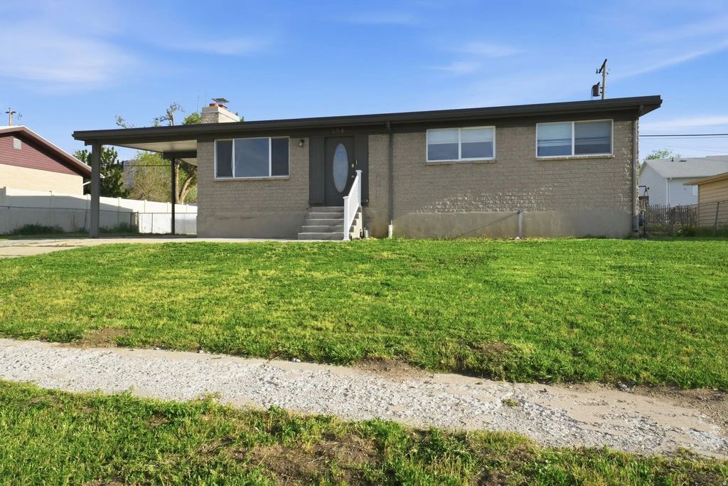 698 E Oquirrh Ave, Tooele