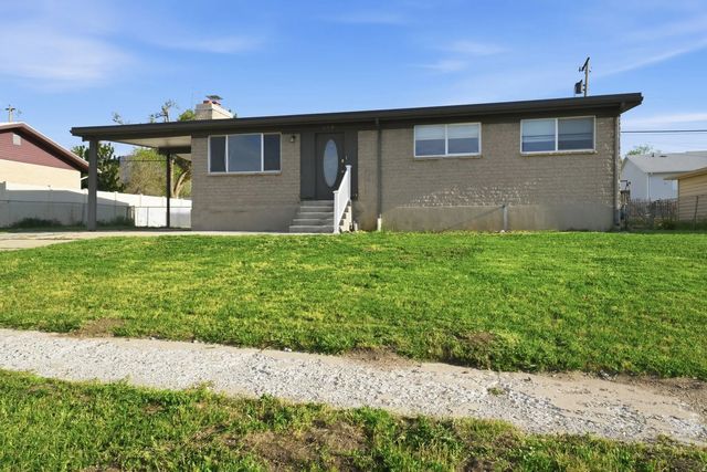 698 E Oquirrh Ave, Tooele