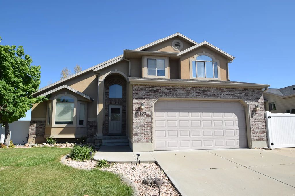 107 E 2100 S, Clearfield
