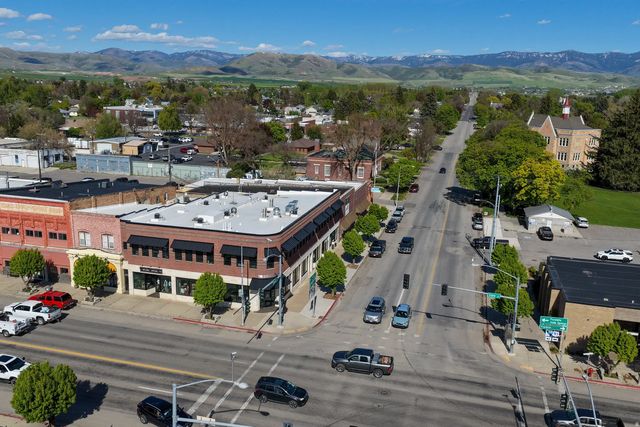 2 State St N, Preston