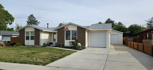 2755 W Hazelhurst Dr, Taylorsville