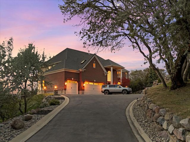 99 Lone Hollow, Sandy