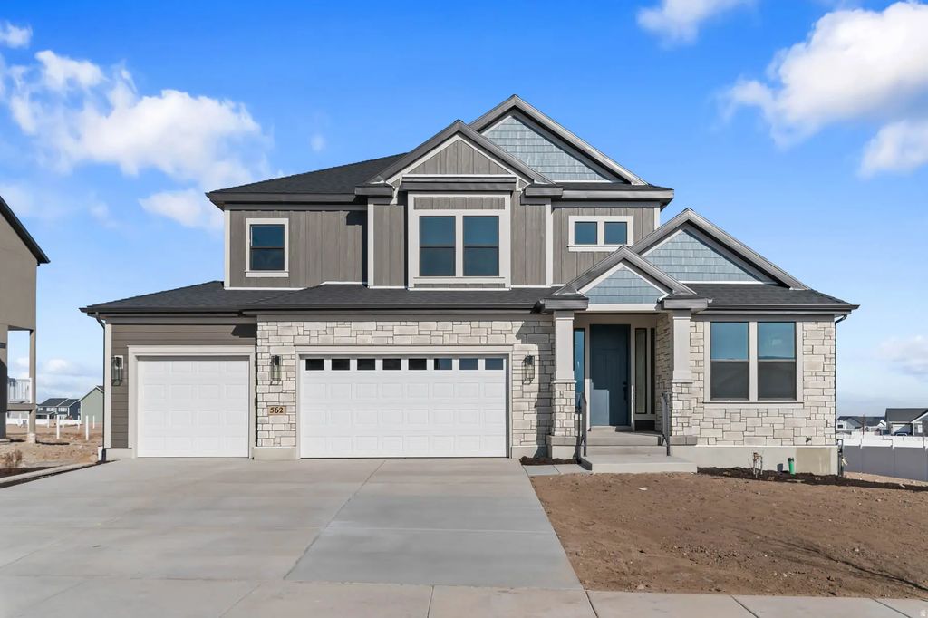 562 W Coyote Ridge Rd, Grantsville