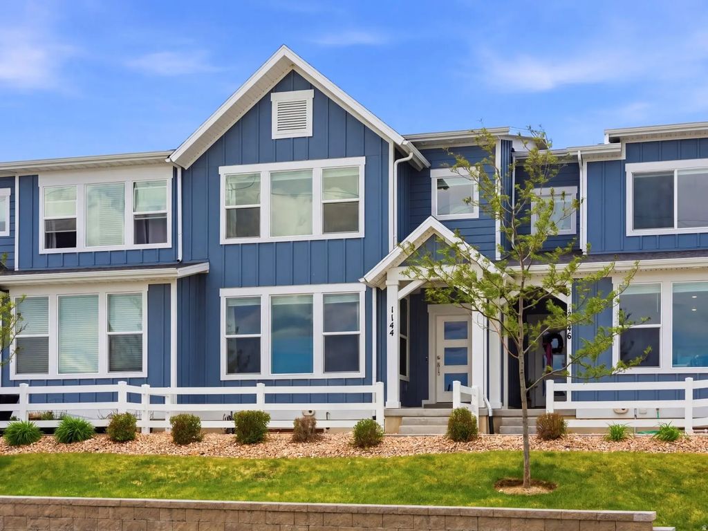1144 W Early Light Way, Bluffdale