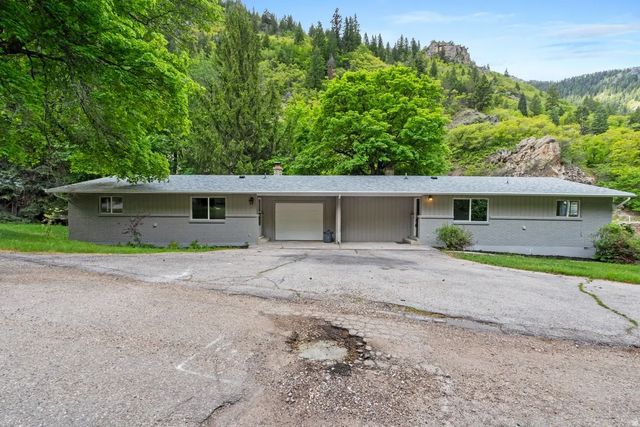 210 Ogden Cyn, Ogden