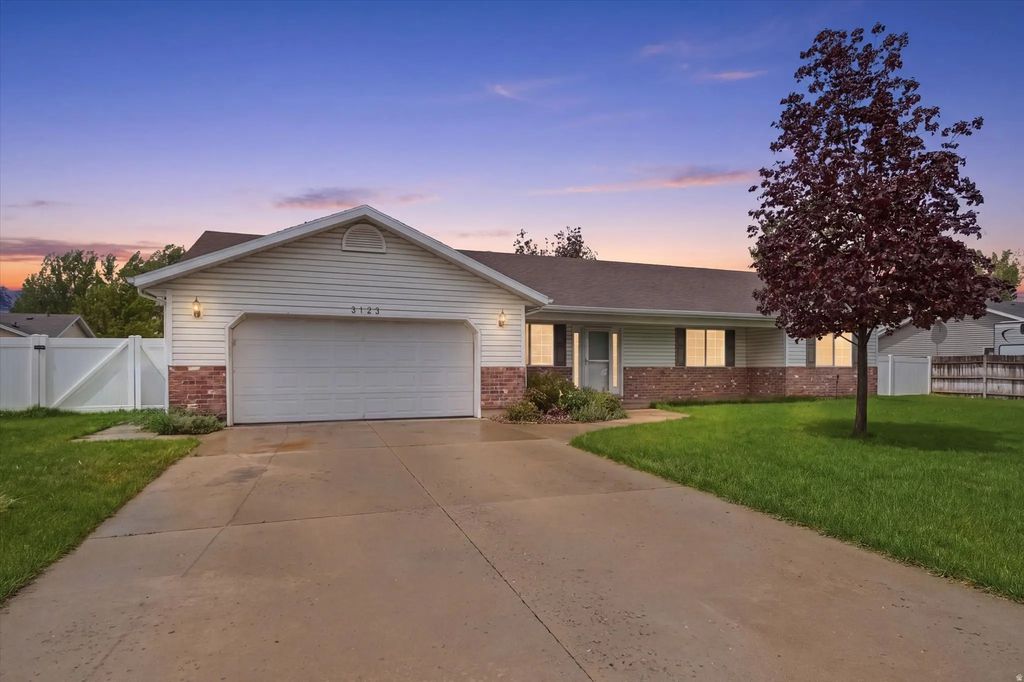 3123 S 1565 W, Nibley