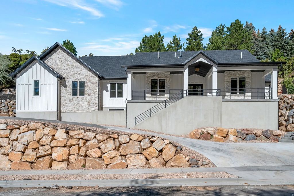 2563 E 2250 N, Layton