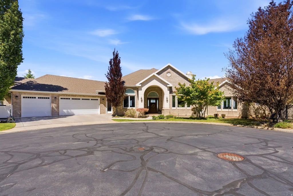 908 Fremont Rd, Bountiful