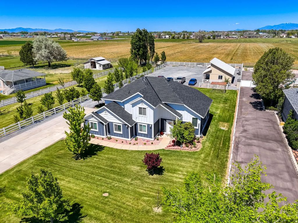 5182 W 5725 S, Hooper