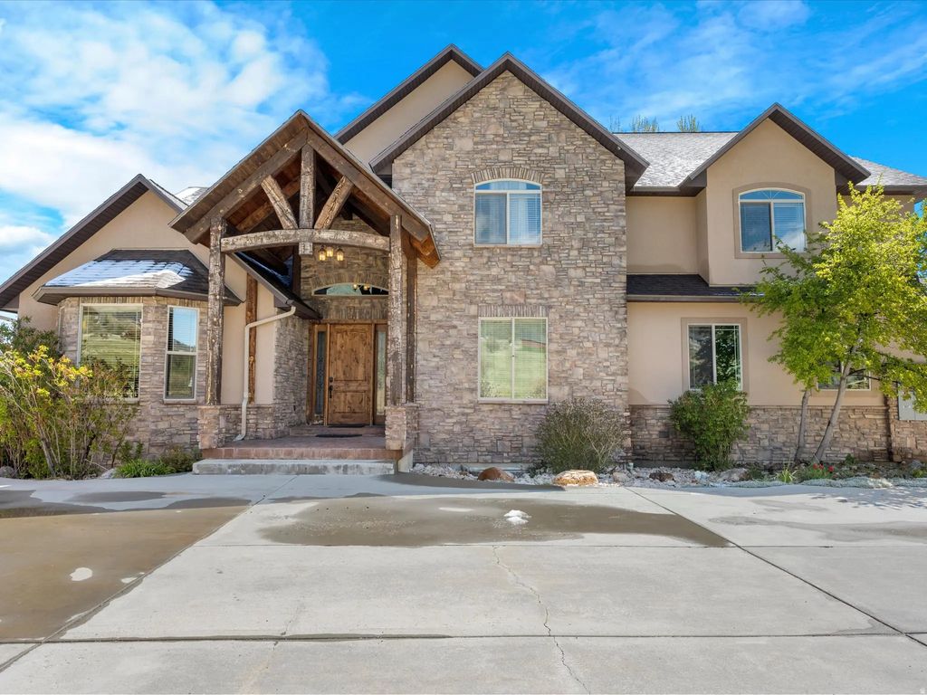 865 W Westlake Dr 4, Garden City