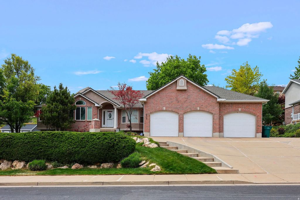 2815 N Deere Valley Dr., Layton