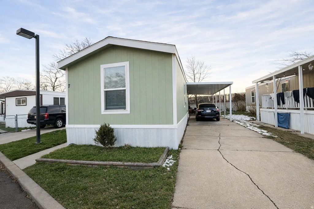 900 Century Dr 7, Ogden