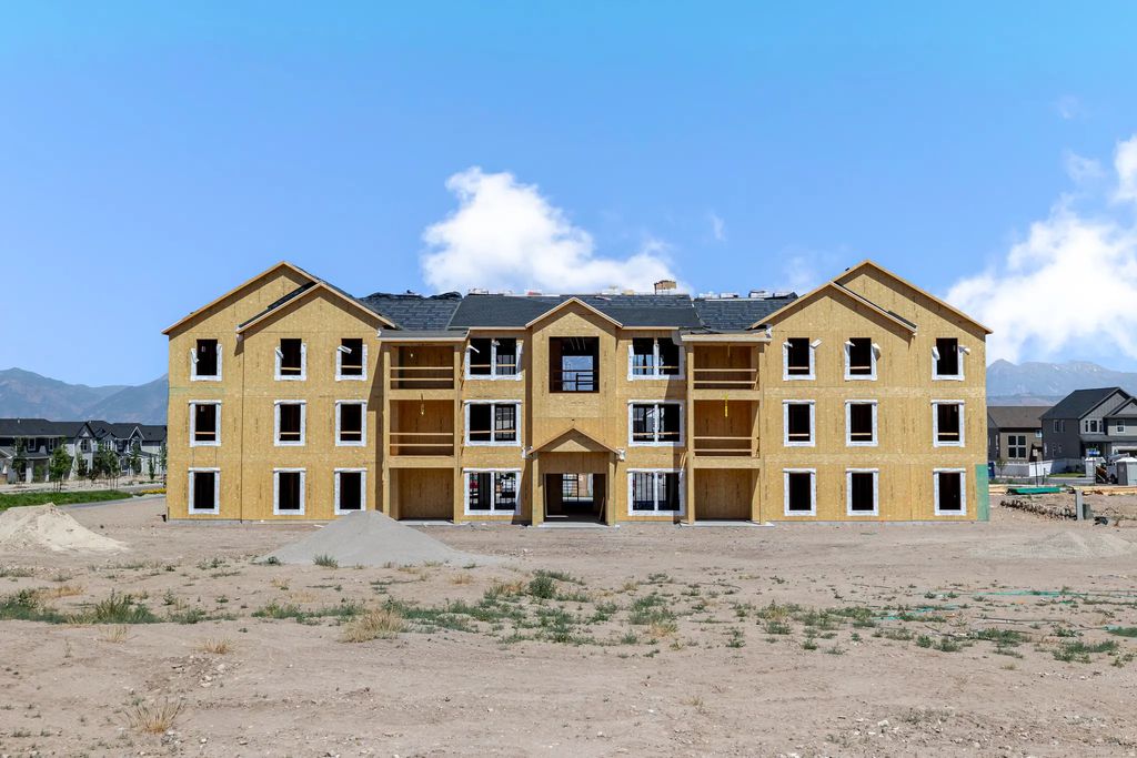 12718 S Polk Creek Ln D202, Herriman