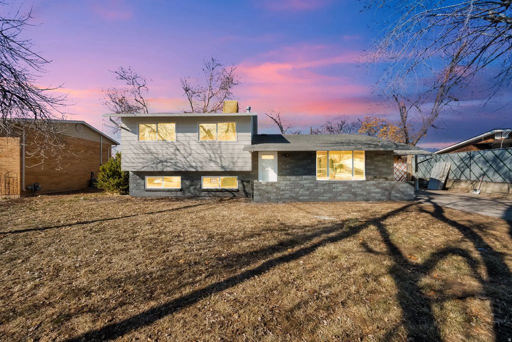 2054 W Mark St, Layton