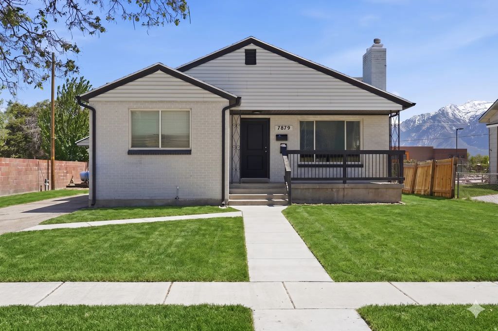 7879 S Oak St, Midvale