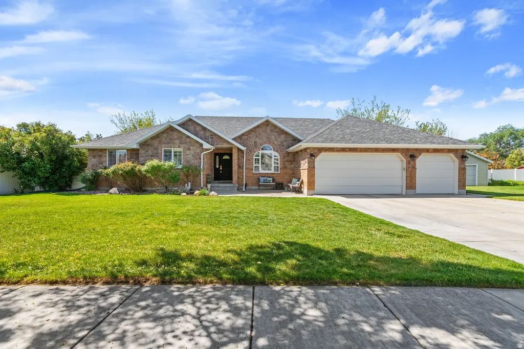 1169 W Matthews Way, Riverton