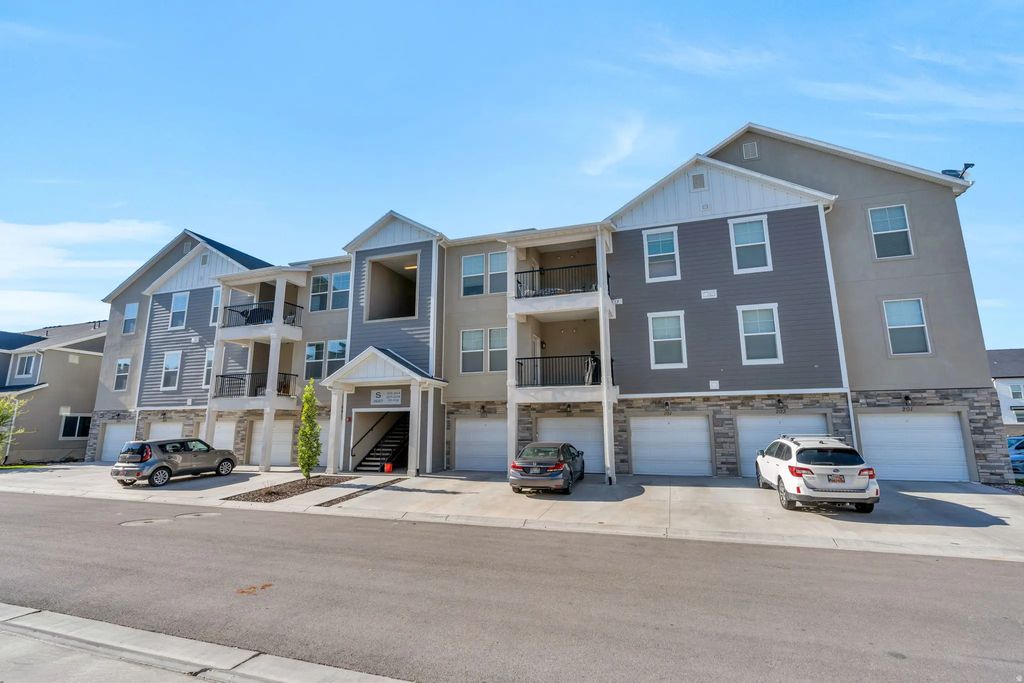 3667 W Canyon Falls Dr 302, Lehi