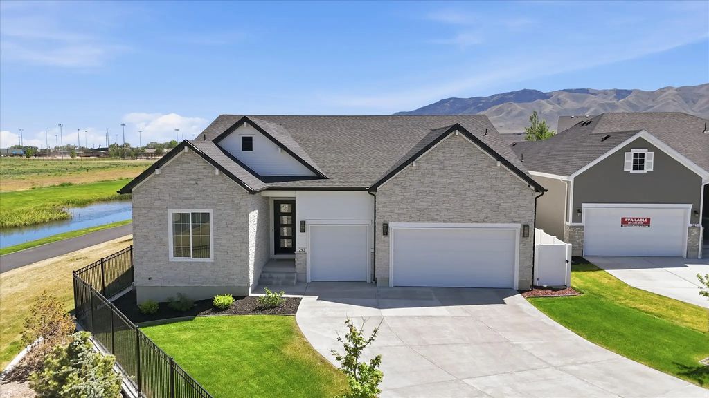 293 E Polaris Dr 101, Saratoga Springs