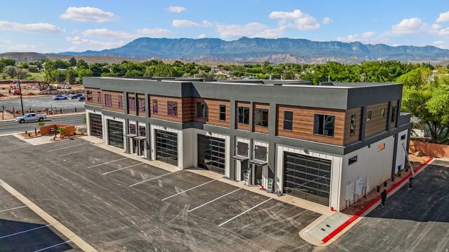 80 W Center St 24, La Verkin