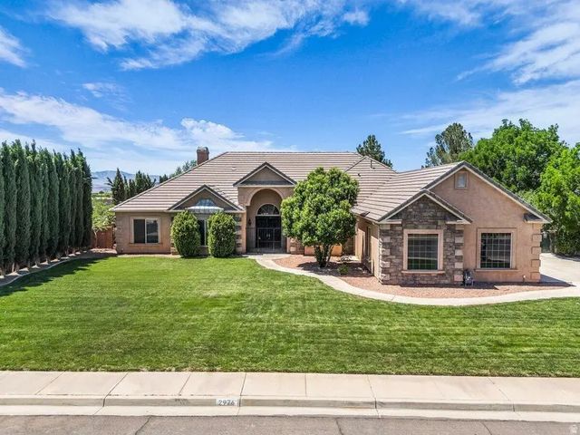 2976 S Camino Real, Washington