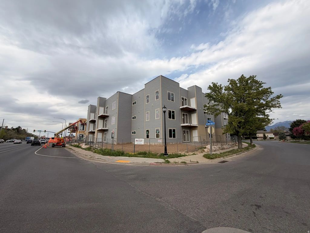 1652 N Main Dr E 30, Layton