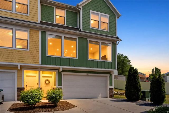 370 W Knights Ln, Layton