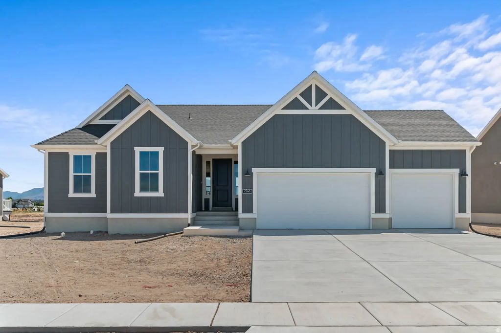 2246 N Hooded Crane Dr, Clinton