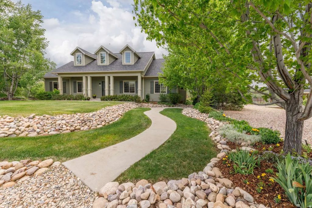 1877 S River Run Dr, Huntsville