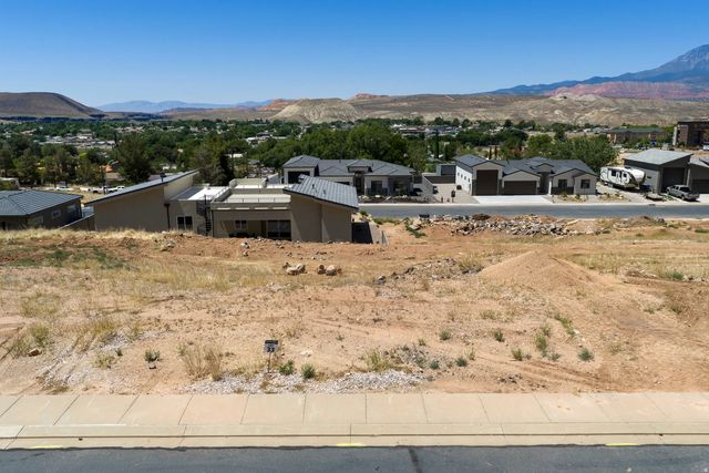 405 N 250 E 33, La Verkin