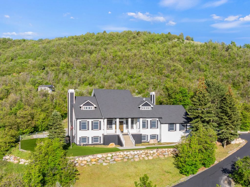 832 N Kelley Dr E, Huntsville