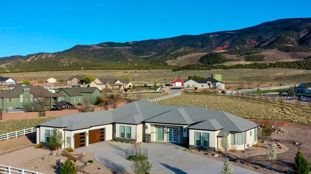 1531 S Laura Cir, Parowan