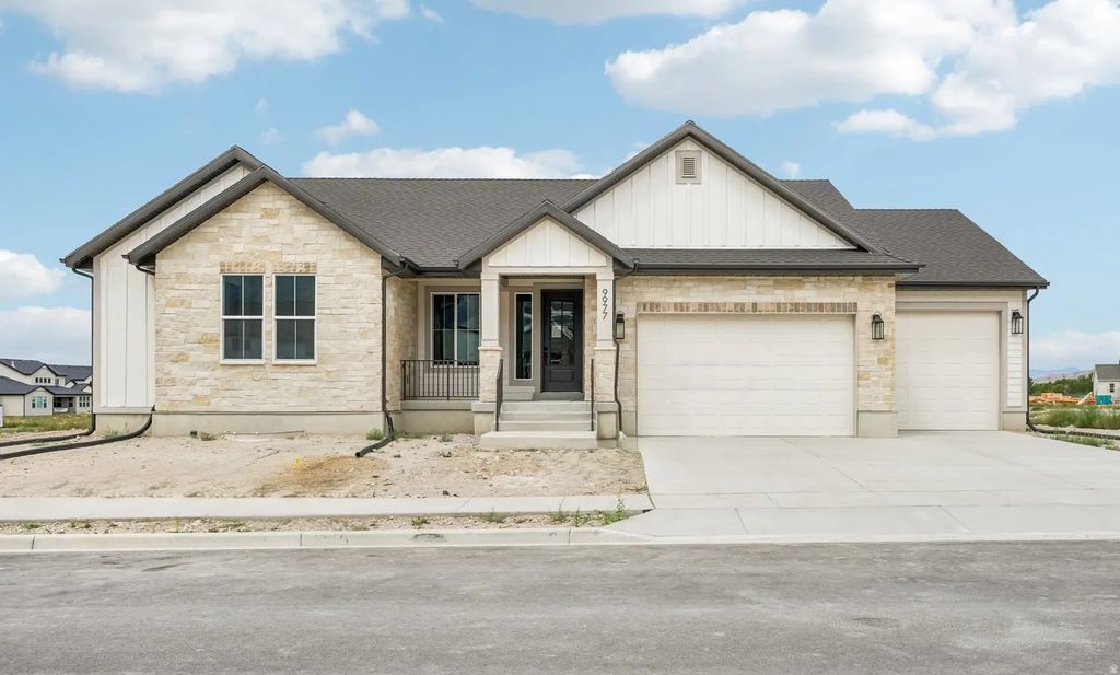 9977 N Little Leaf Ln, Highland