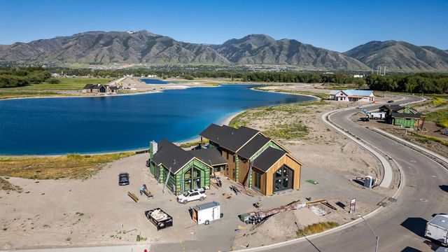 1341 Willow Lakes Dr 56, Logan