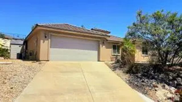357 E 860 N, Hurricane