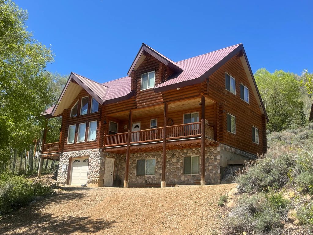 1933 N Corral Rd, Scofield