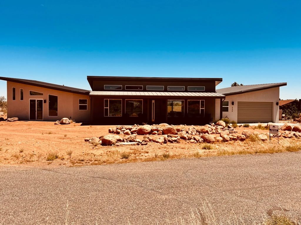 240 N 250 W, Torrey