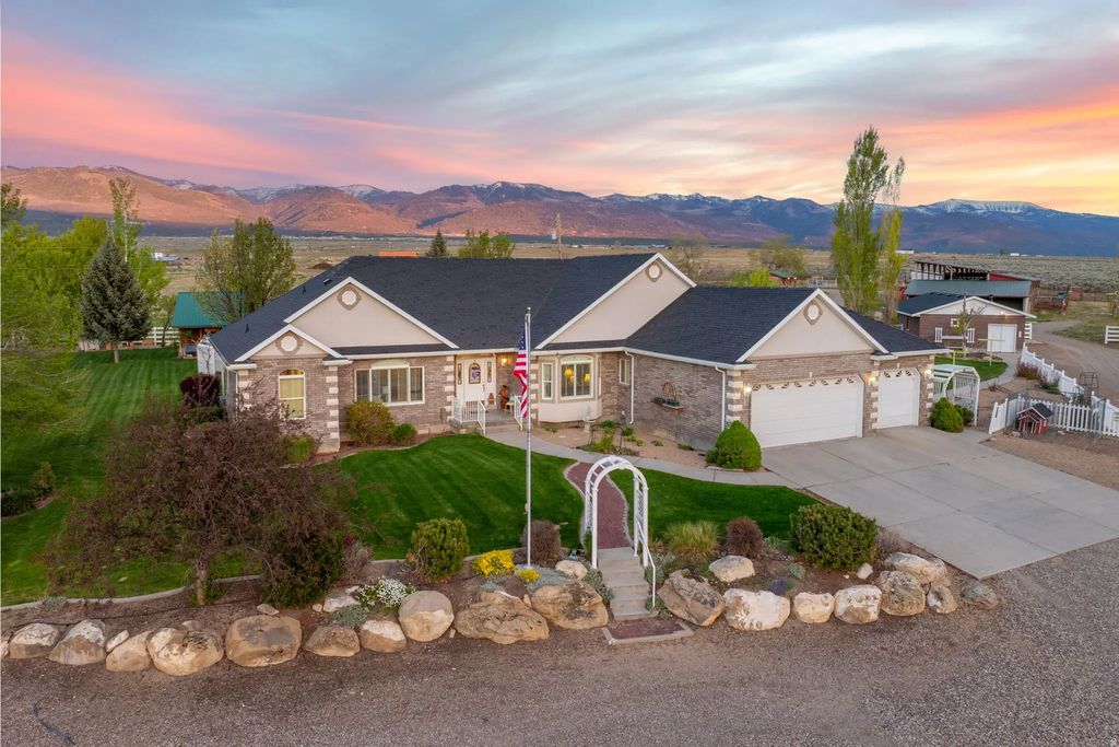1495 S Hwy 117, Mt Pleasant