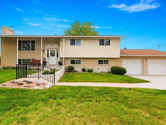 4043 S 5350 W, Hooper