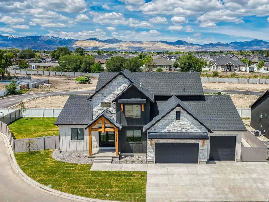 11758 S Myers Park Ln 103, Riverton