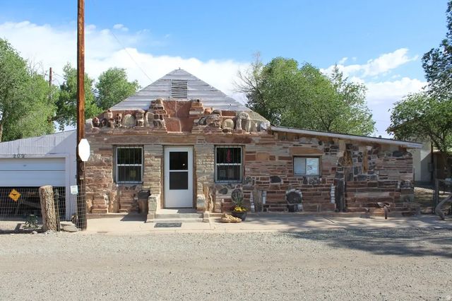 200 W 100 N, Hanksville